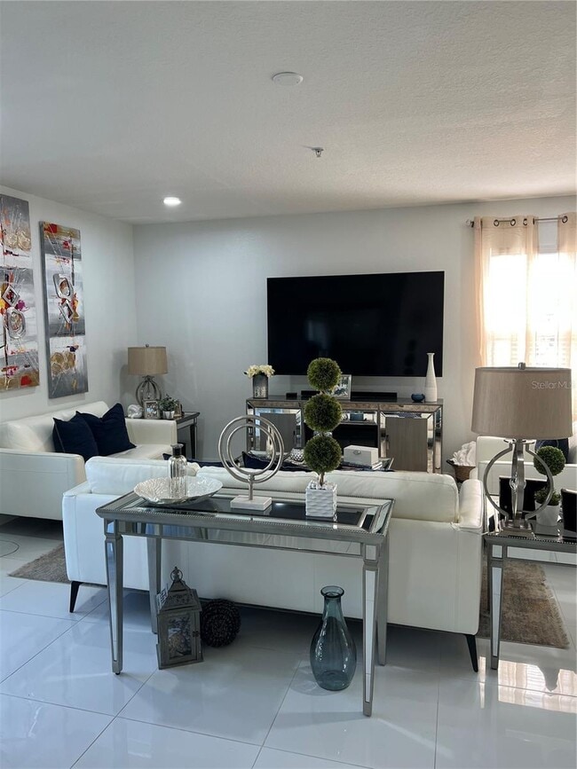 Foto del edificio - 2346 Chatham Pl Dr