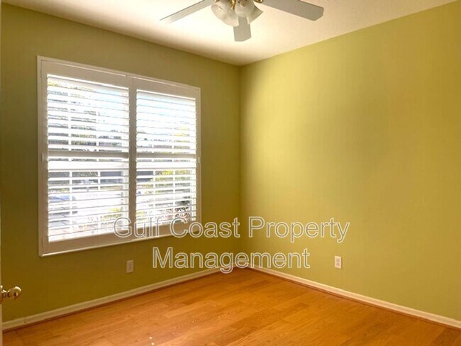 Foto del edificio - 1692 Old Summerwood Blvd