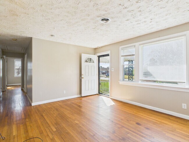 Foto del edificio - 2010 Cleary Rd