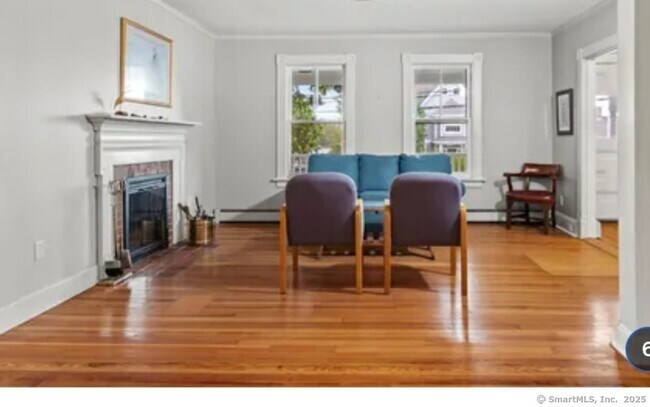 Building Photo - 257 Elm St