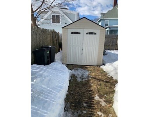 Building Photo - 8 Elm Ct