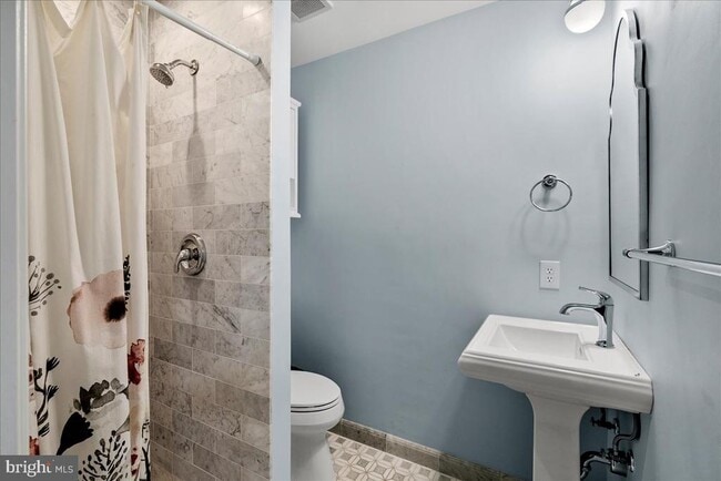 Building Photo - 625 N Abingdon St