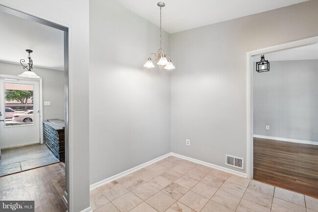 Foto del edificio - 1103 Playford Ln