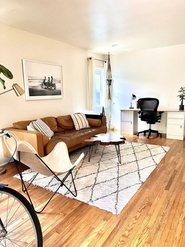 Building Photo - 01147VA