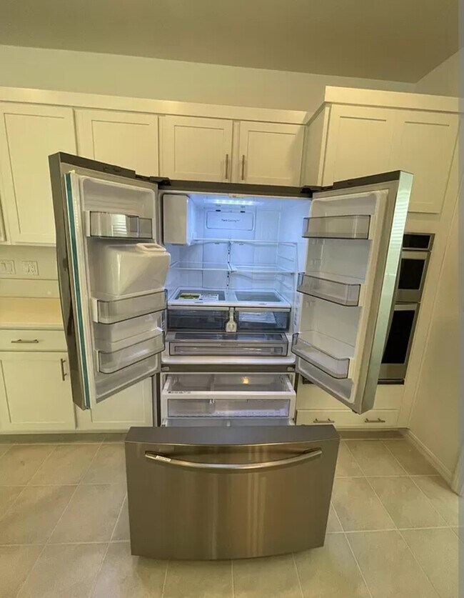 Foto del edificio - 7123 Moss Hill Ave