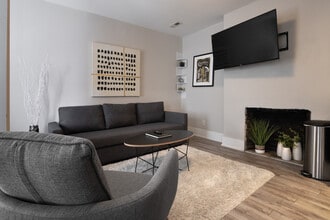 Building Photo - 1470 Goetz Alley