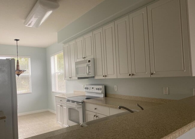 Foto del edificio - 6838 Toland Dr