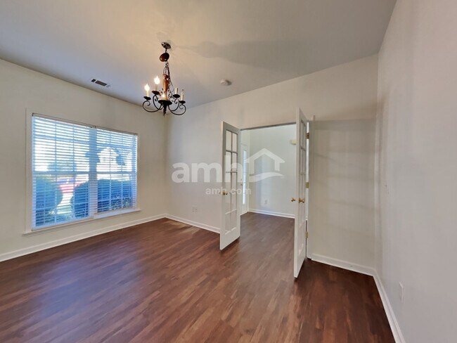 Foto del edificio - 237 Mott Rd