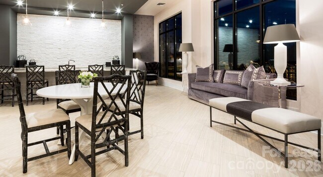 Foto del edificio - 16408 Holly Crest Ln