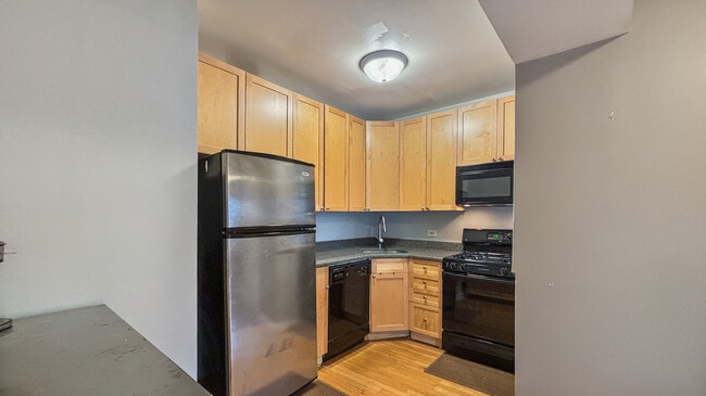 Foto del edificio - 4240 N Clarendon Ave