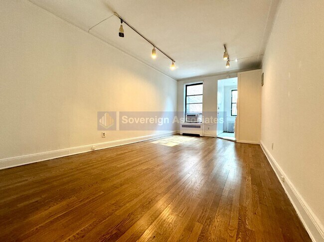 Foto del edificio - 156 E 85th St