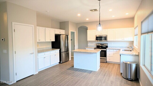 Building Photo - 3680 S Joshua Tree Ln