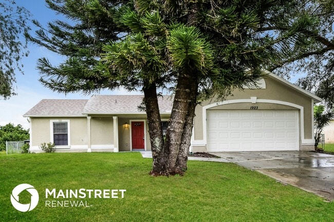 Building Photo - 1923 NE 27th Terrace