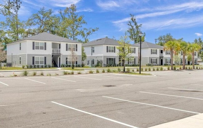 Building Photo - 11470 Oakfield Ct