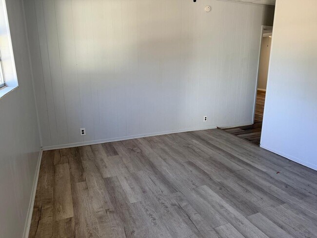 Foto del edificio - 3410 Canal Ave