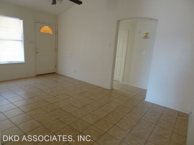 Building Photo - 3 br, 2 bath House - 1600 GLEN JAMES UNIT A