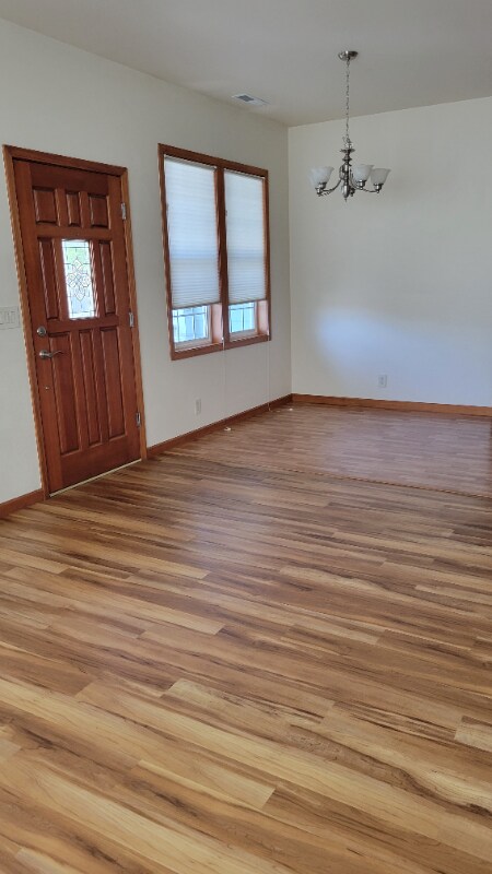 Building Photo - 3347 Lake Grove Dr