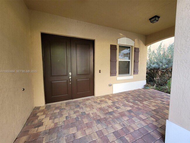 Building Photo - 156 SE 21st Terrace