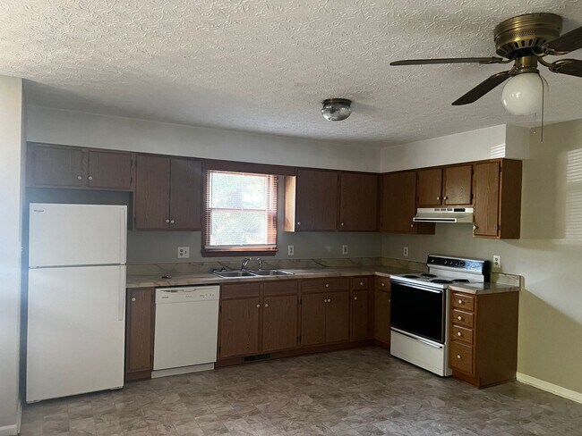 Foto del edificio - 924-926 Grand Arbre Dr