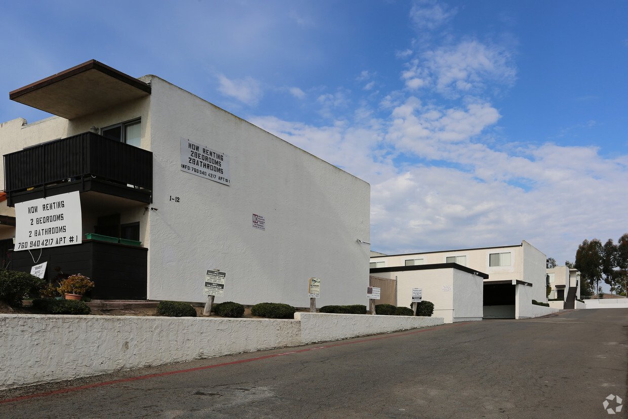 Building Photo - Sandalwood Apartments