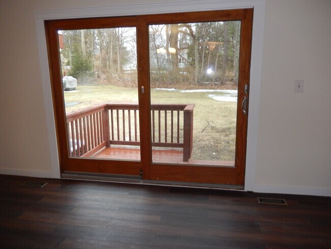 Foto del edificio - 222 Melody Ln