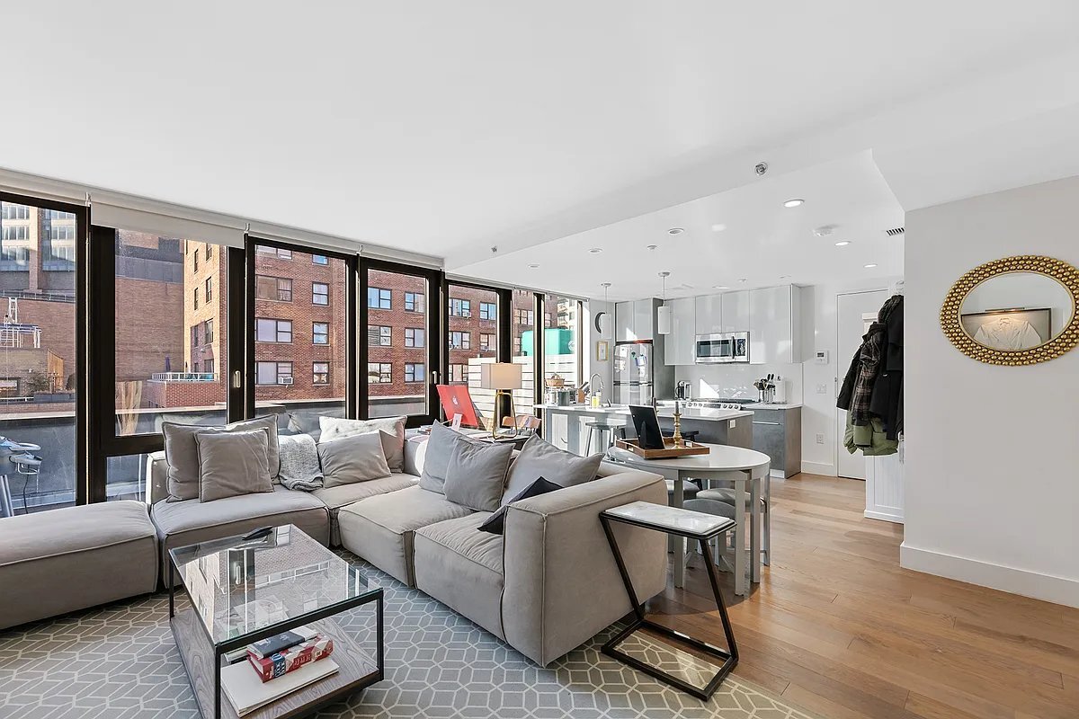 Primary Photo - 227 Lexington Ave