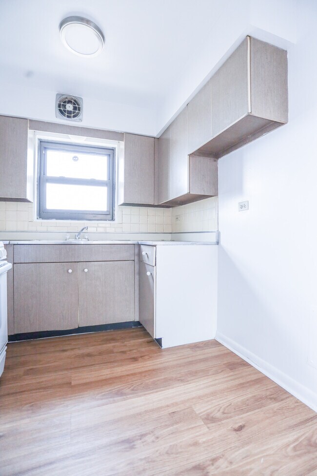 Foto del edificio - 2550 W Catalpa Ave
