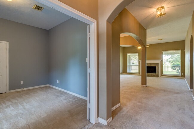 Building Photo - 11406 Bottlebrush Ln