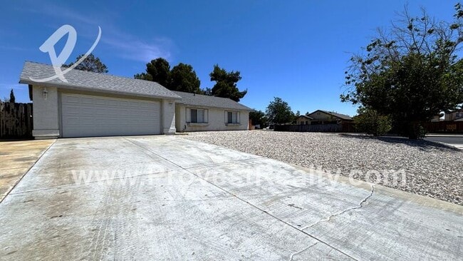 Building Photo - 13496 Vail Cir