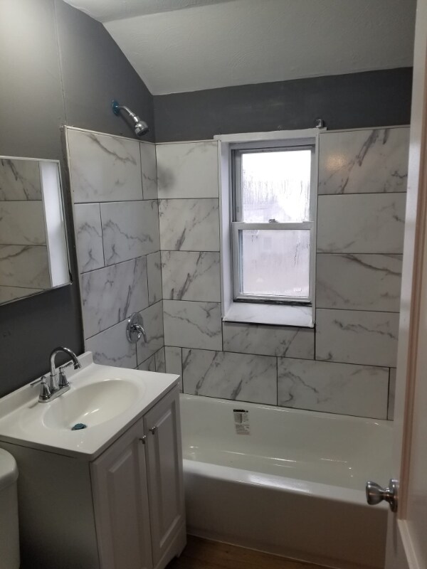 Foto del edificio - 170 Woodlawn Cir