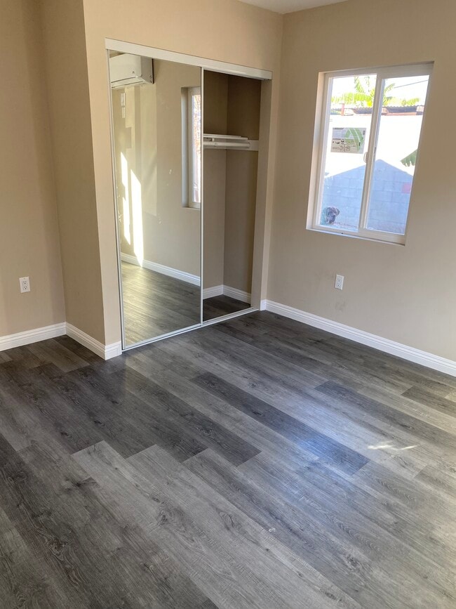 Room - 119 W 119th St