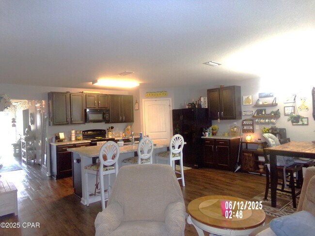 Foto del edificio - 7150 Riverbrooke St