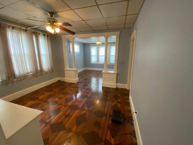 Building Photo - 147 Oakland Ave