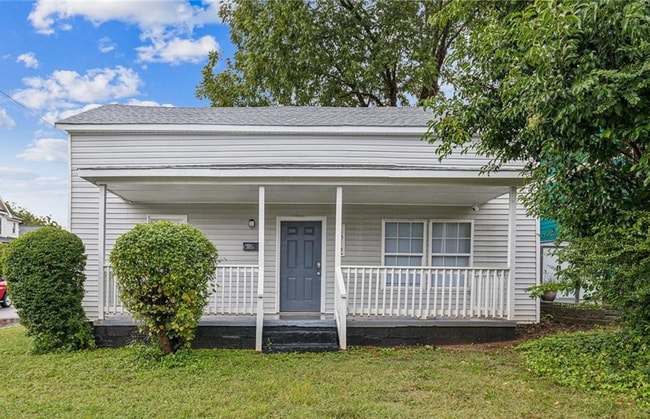 Building Photo - 1512 Pender St