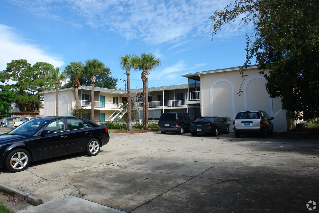 Building Photo - Westview Apartments