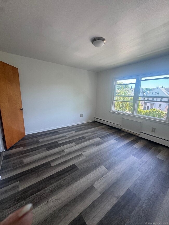 Building Photo - 169 Birdseye St