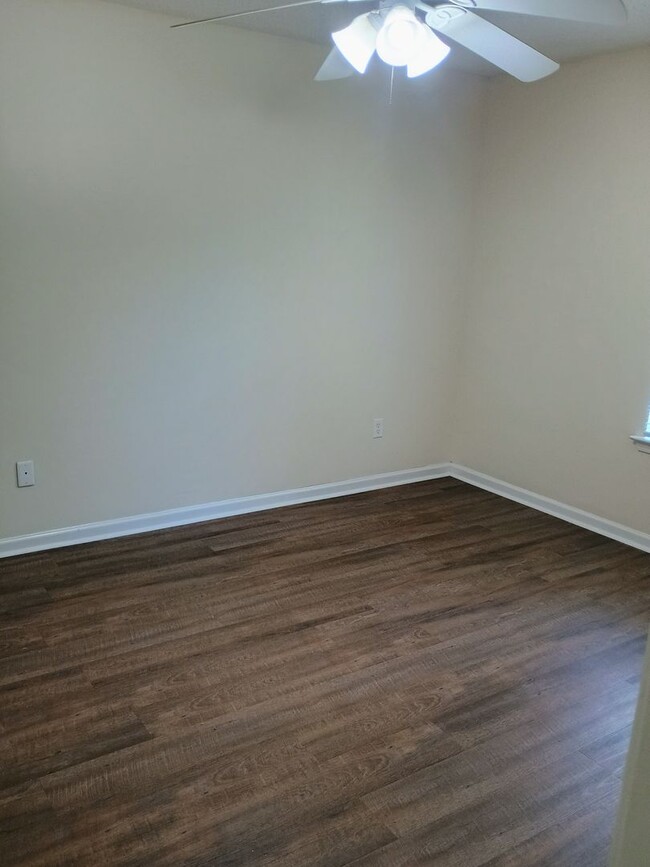Foto del edificio - 144 Westcott Ln