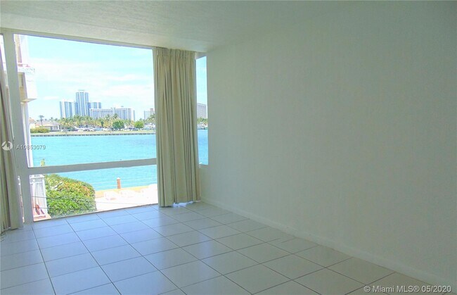 Building Photo - 10281 E Bay Harbor Dr