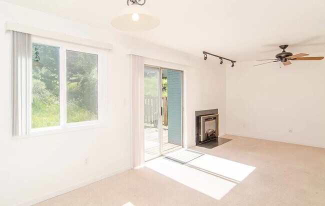 Foto del edificio - 1764 Clear Creek Dr