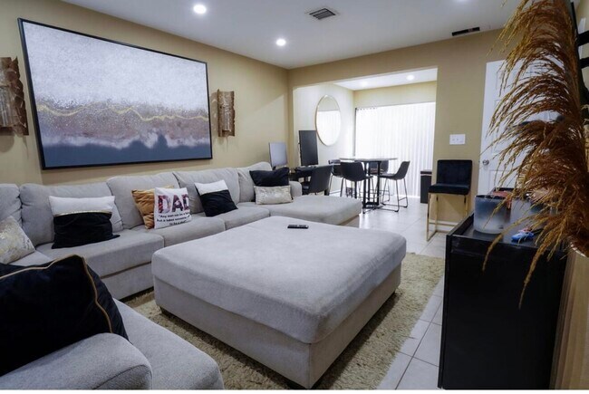 Foto del edificio - 6611 Winfield Blvd