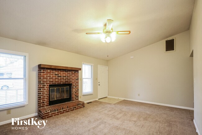 Building Photo - 942 Delray Dr