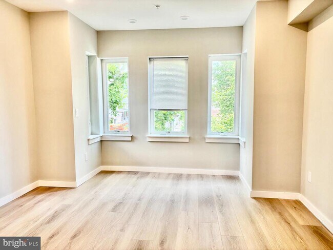 Foto del edificio - 5356 Cedar Ave