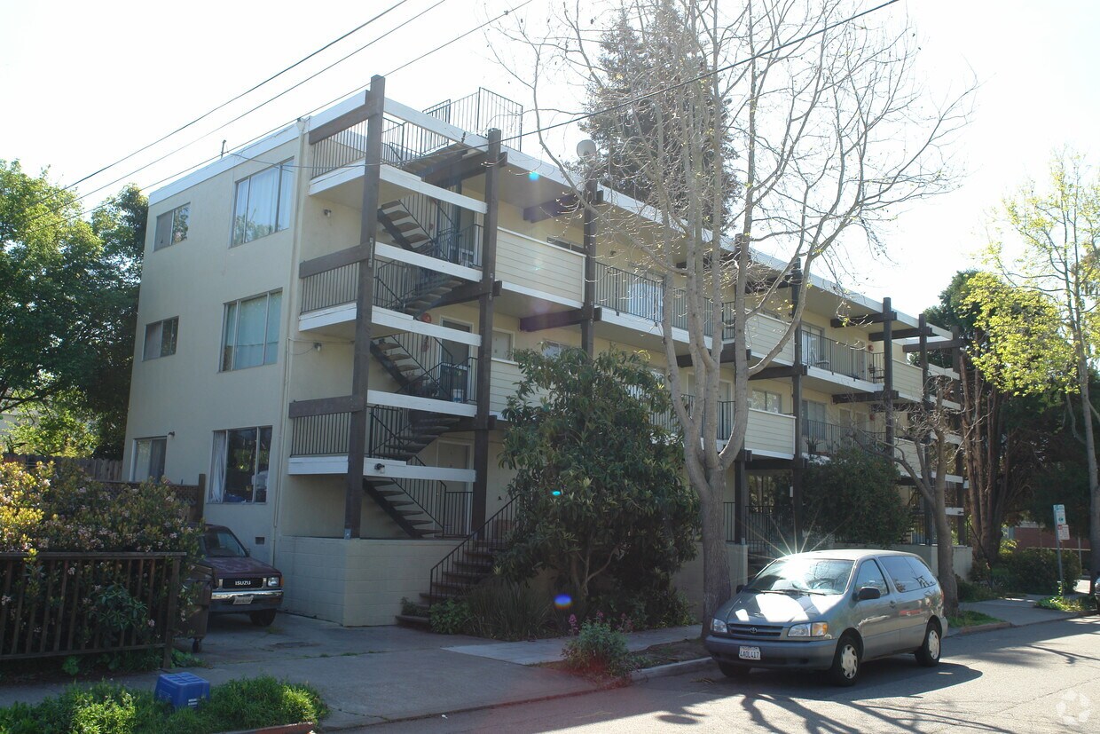 Building Photo - 2245 Mckinley Ave