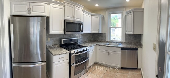 Foto del edificio - Newly Remodeled 2 Bedroom House
