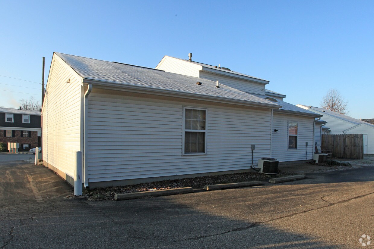 Foto del edificio - 9903-9915 Michael Edward Dr