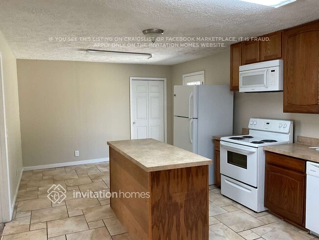 Foto del edificio - 3011 Stoneridge Ct