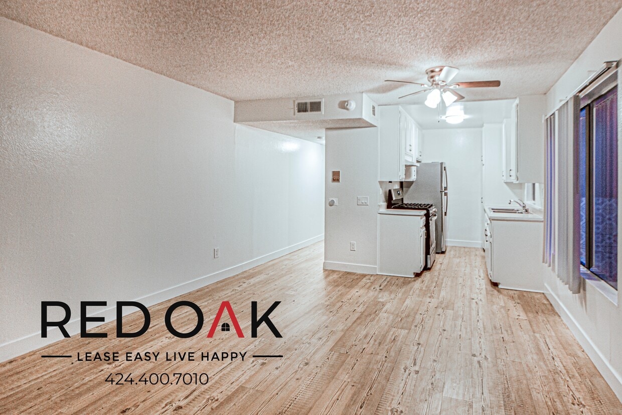 Foto principal - 11817 Victory Blvd