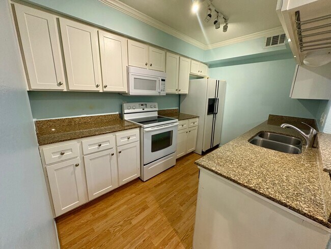 Foto del edificio - 4635 Wild Indigo St