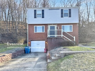 Building Photo - 131 Greenview Dr
