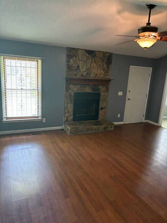 Main Living Room - 7322 Reedy Creek Dr